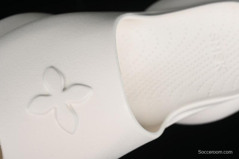 SMFK COMPASS Embossed One-Piece Platform Slides - E9066