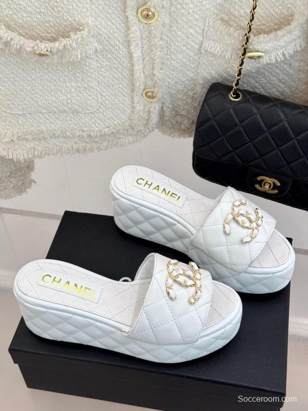 2025 Women Chanel White Leather Slippers
