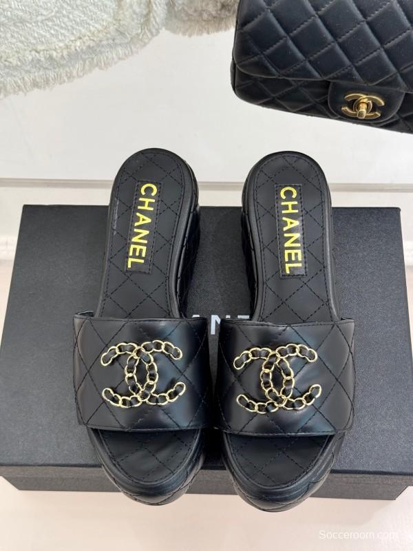 2025 Slippers Chanel Black Leather Slip-On Chain CC Logo