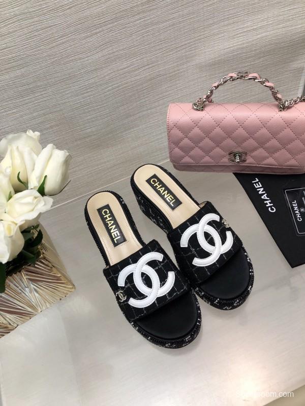 2025 Women Chanel Black Fabric Wedge Platform Slippers LY00320