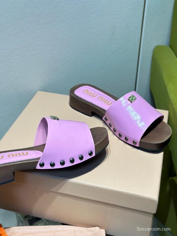 2025 Slippers Miumiu Purple Patent Leather Slippers KFY00230