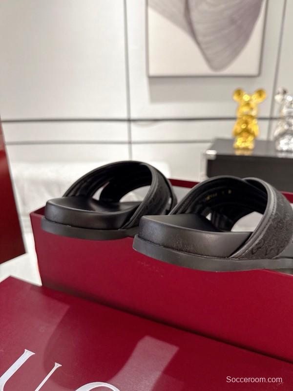 2025 Unisex Gucci Black Fabric Leather Slippers GG Embossed AS00240