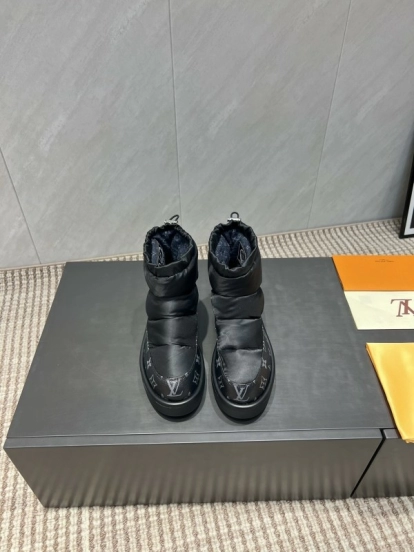 Louis Vuitton Fall/Winter 2025 Snow Boots Series Round Toe Thick Sole Down-Filled Snow Boots - KFY00310