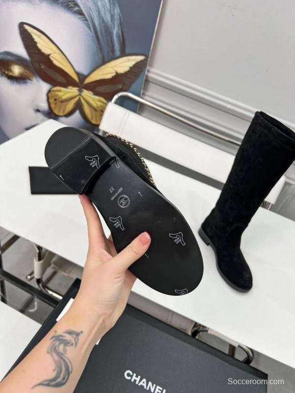 Chanel 2025 SS Quilted Leather Chain CC Logo Flat Ankle Boots - LY00510