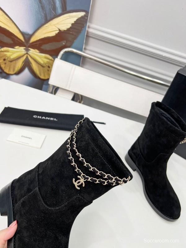 Chanel 2025 SS Quilted Leather Chain CC Emblem Flat Ankle Boots - LY00400