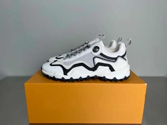 LV RUSH Calfskin Metal LV Circle Accessory Slip-Resistant Low-Top Casual Lifestyle Shoes - YC